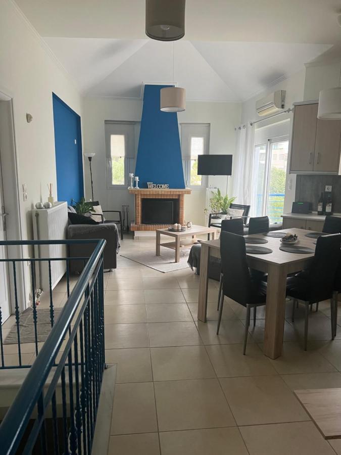 Blue And White Apartment Schinias Exterior photo
