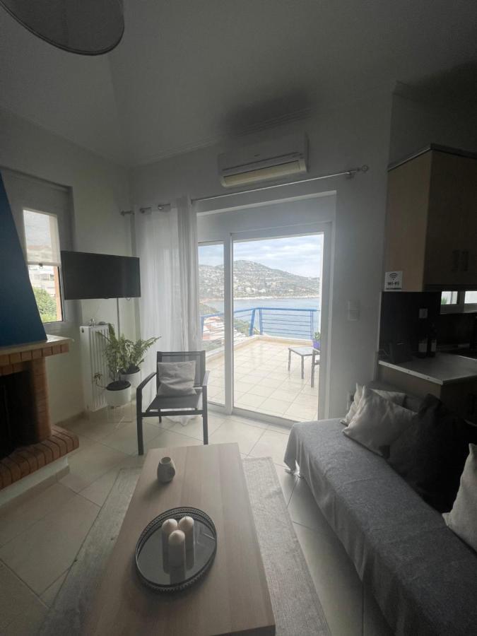 Blue And White Apartment Schinias Exterior photo